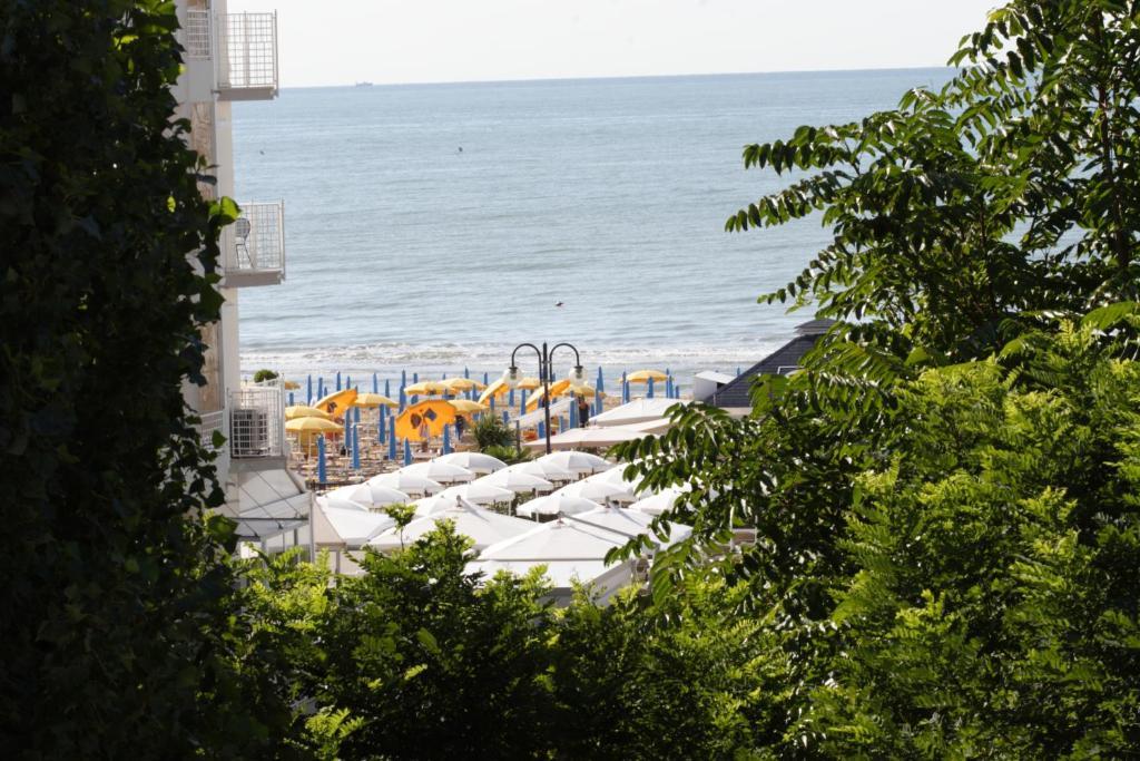 Hotel Venezia E La Villetta Lido di Jesolo Exteriör bild