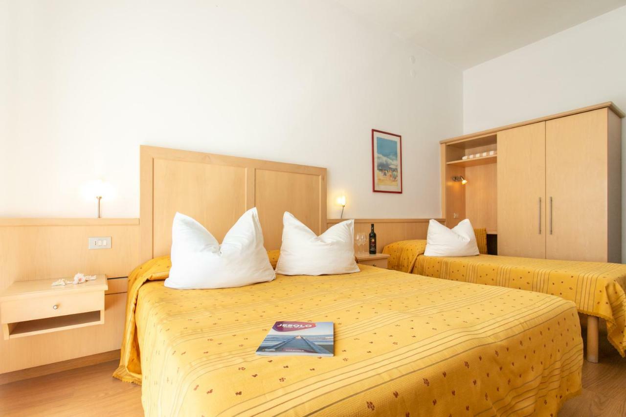 Hotel Venezia E La Villetta Lido di Jesolo Exteriör bild